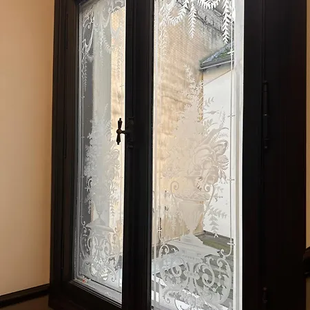 Charmante Altbauwohnung Im Herzen Der Altstadt كوبلنس
