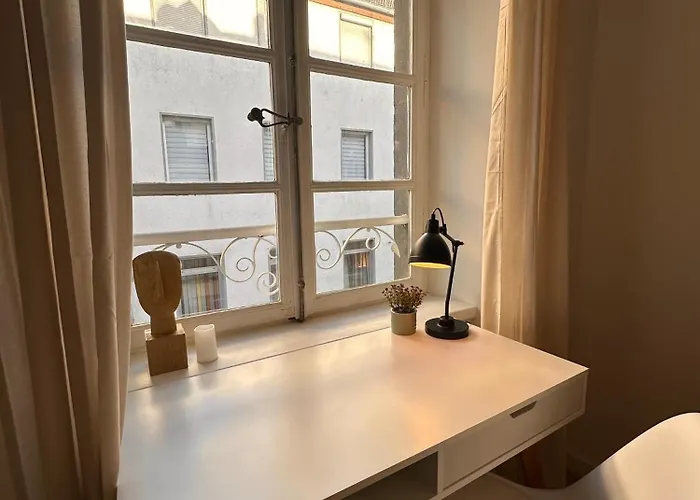 Daire Charmante Altbauwohnung Im Herzen Der Altstadt *